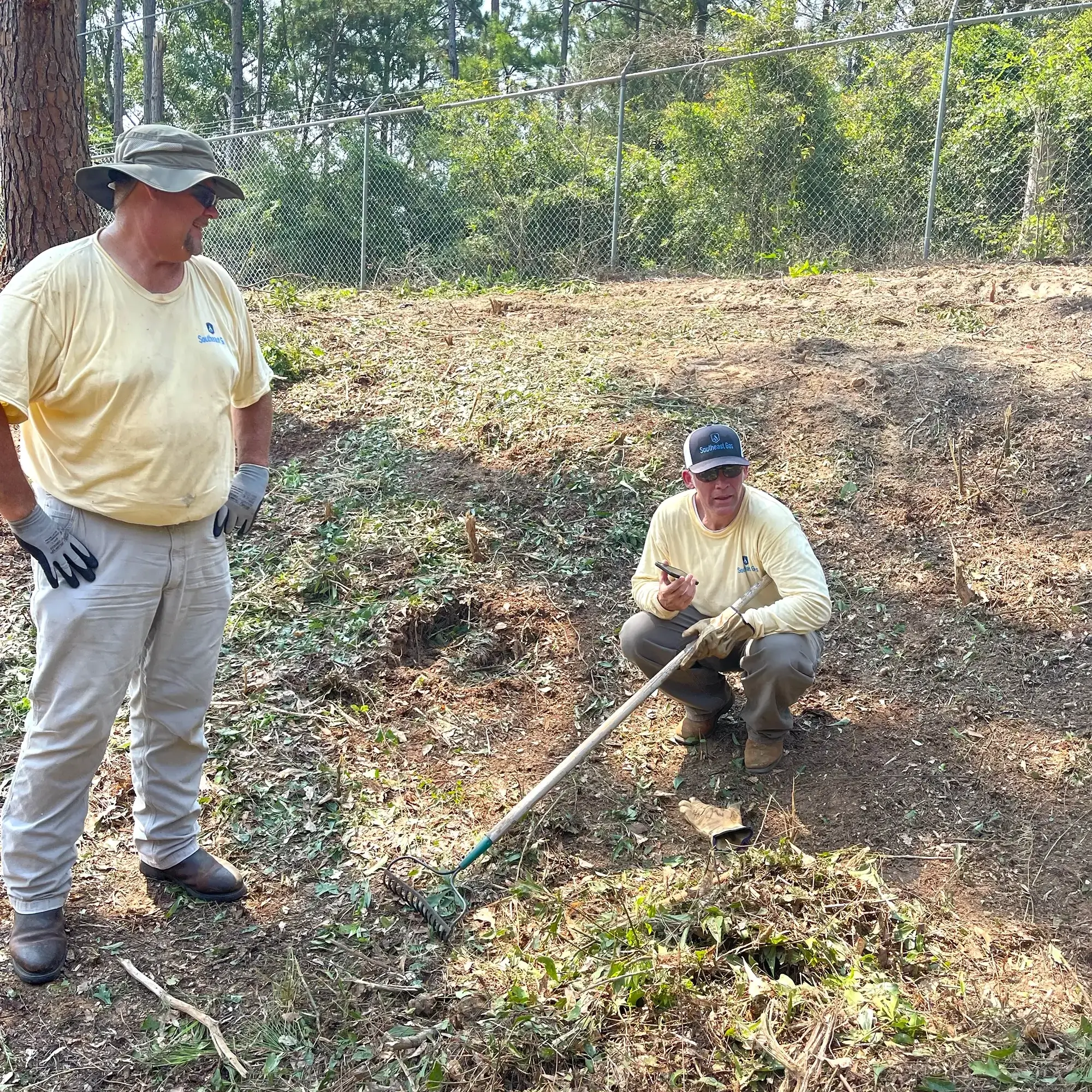 Southeast Gas employees volunteering during community cleanup day.